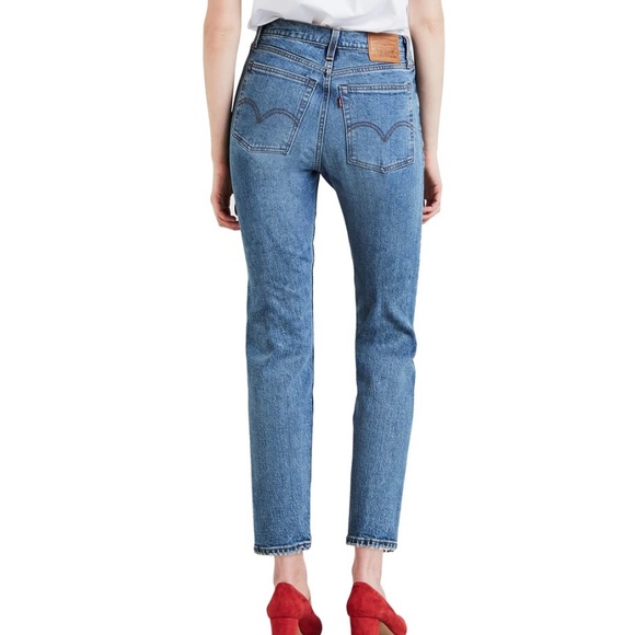 Levi’s wedgie, size 25, in these dreams - Picture 3 of 5